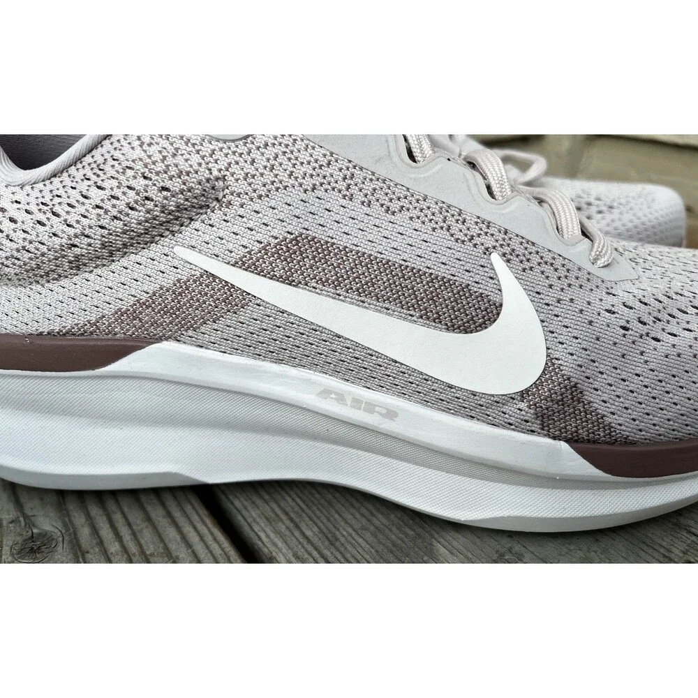 Nice! Nike Winflo 11 Women's size 9.5 Running Shoes Platinum Violet/Smokey Mauve